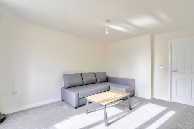 1 bed House Share to rent Image 8