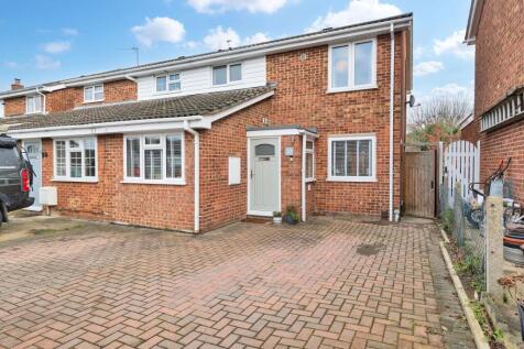 Gage Close, Royston, SG8