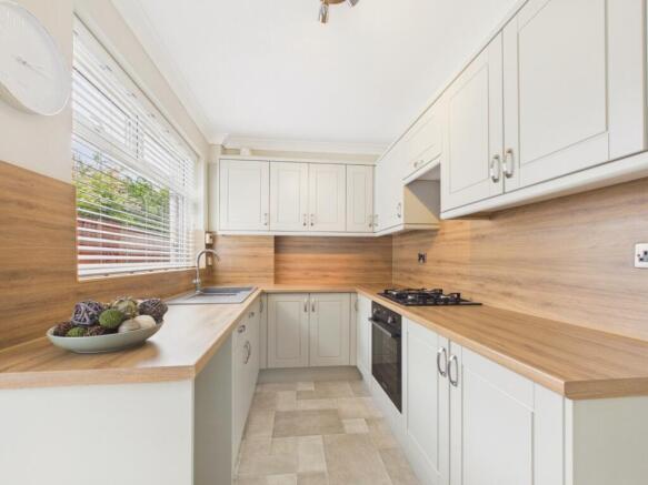 3 bed Terraced for sale Image 6