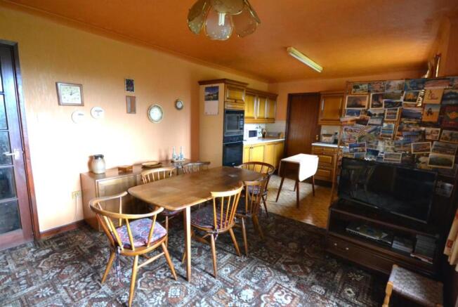 Kitchen/Dining Room