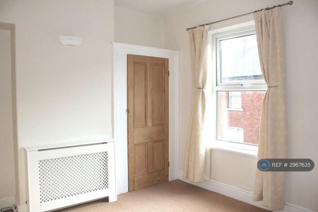2 bed Terraced to rent Image 8