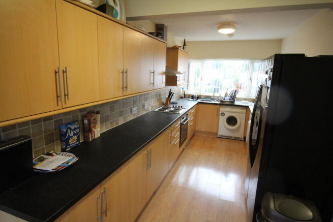 1 bed House Share to rent Image 6