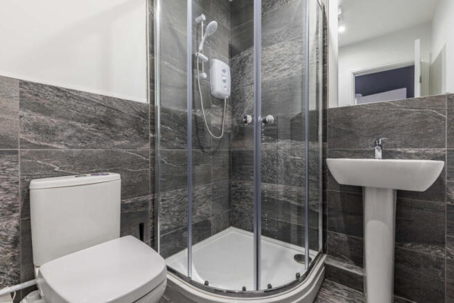 6 bed House to rent Image 11