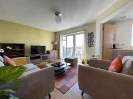 7, 1 Halton House, Kenmare Close, Uxbridge UB10 8FP
