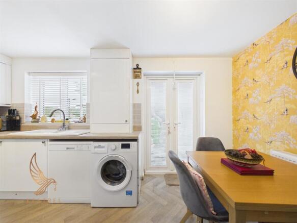 3 bed Terraced for sale Image 10