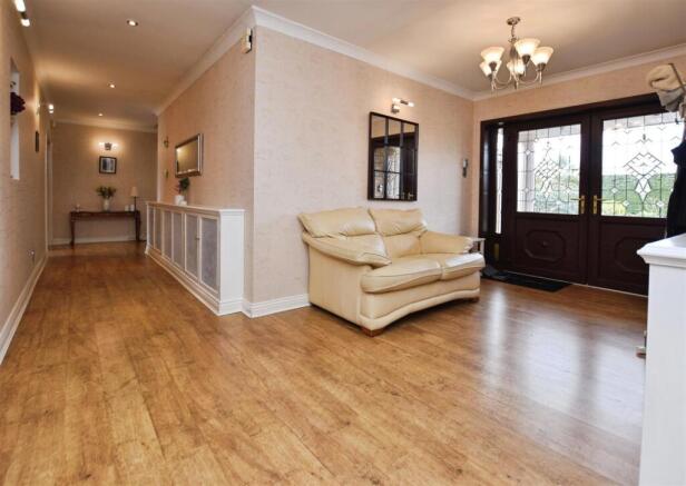 5 bed Detached Bungalow for sale Image 6