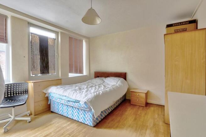 18 bed Block of Apartments for sale Image 12