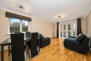 6, Clover House, Gilbert White Close, Greenford UB6 7FH