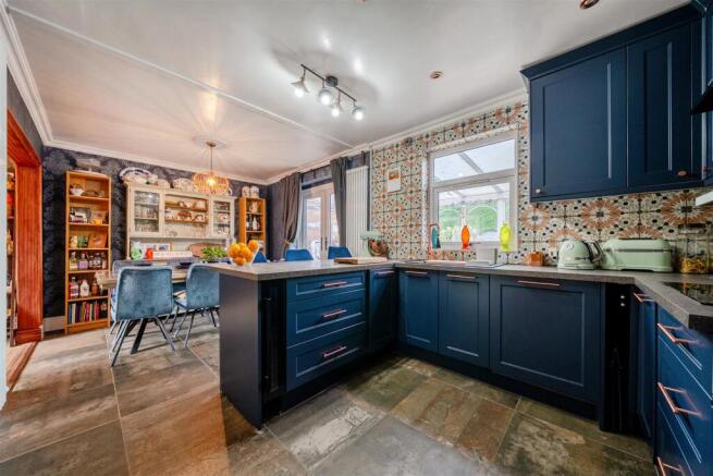 12 Queensway, Nesscliffe, Shrewsbury, Shropshire, SY4 1BD photo 2
