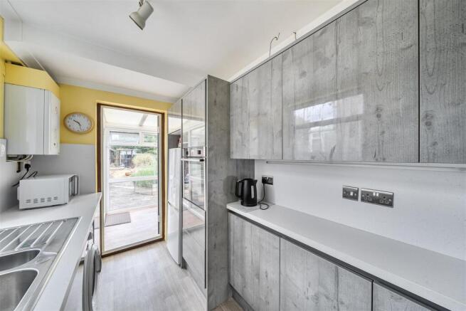 Kitchen 1.jpg