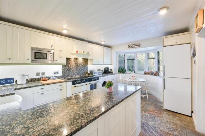 HOOKWOOD COTTAGE, 7- (8).jpg
