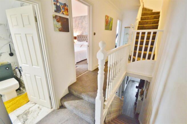 FIRST FLOOR LANDING
