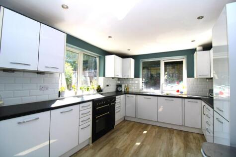 Petworth Close, Stevenage, SG2