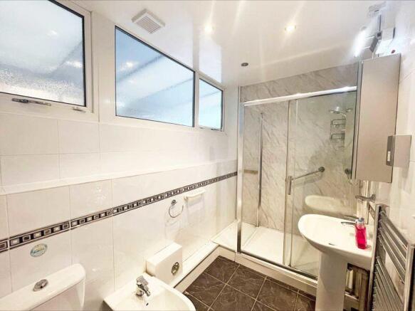 SHOWER ROOM