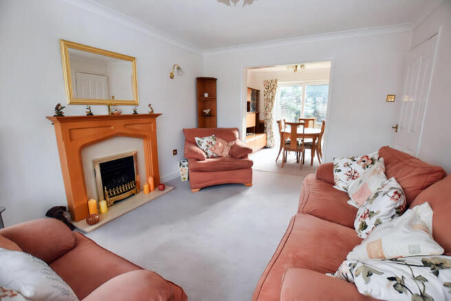 Lounge 2