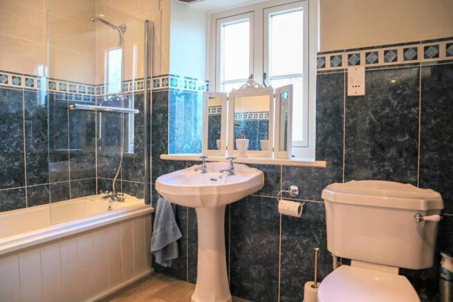 En-suite Bathroom