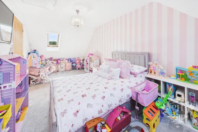 3 bed Semi-Detached for sale Image 10