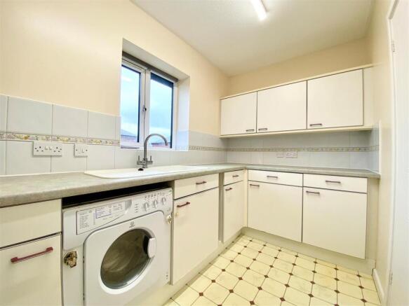 Kitchen 2-2.jpg
