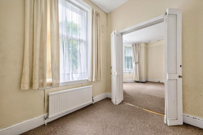 2 bed Flat for sale Image 8