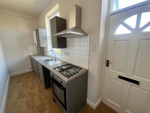 2 bed House for sale Image 5