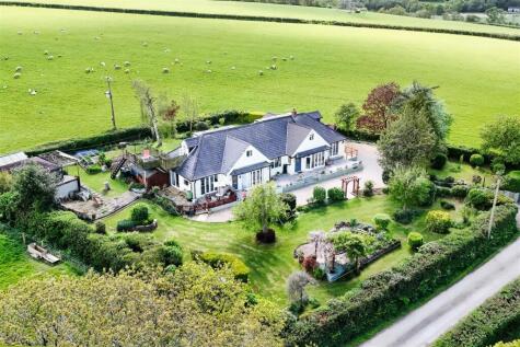 Weare Giffard, Bideford