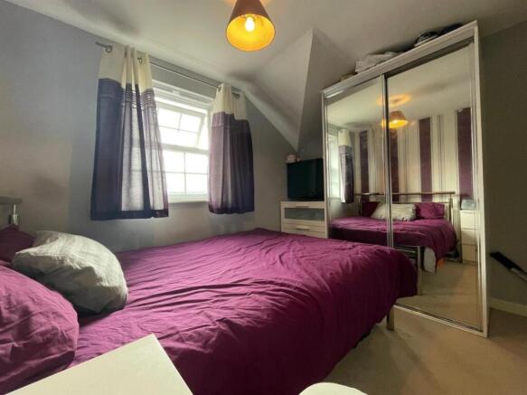 1 bed House for sale Image 8