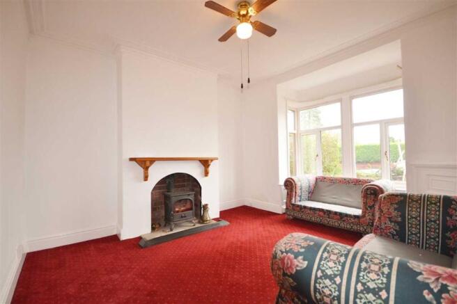 LOUNGE: