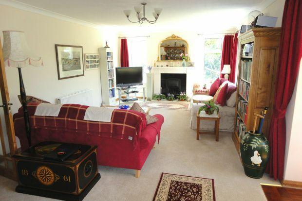 Sitting Room/Dining
