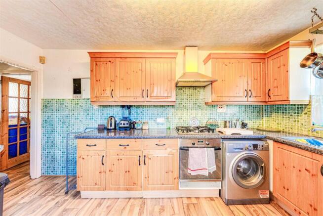 kitchen 3.jpg