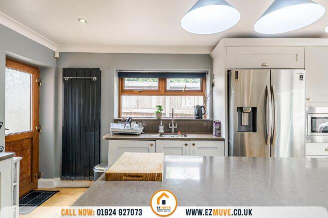 5 bed Detached for sale Image 11