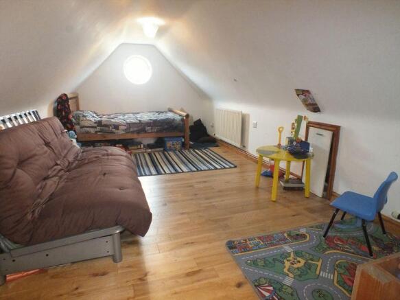 Attic room 1