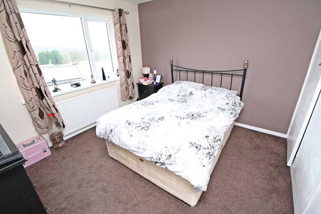 Bedroom 1 (2).JPG