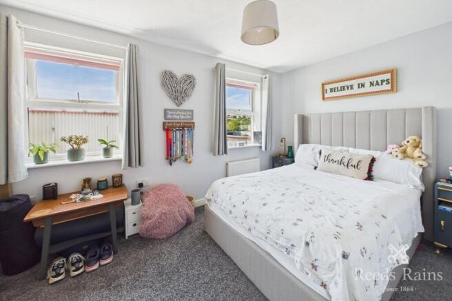 2 bed Semi-Detached for sale Image 8