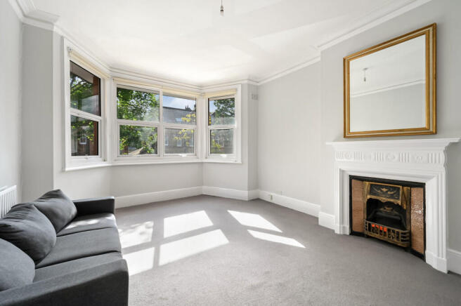 Sitting/Dining Room of 42 (Flat 2) Riggindale Road