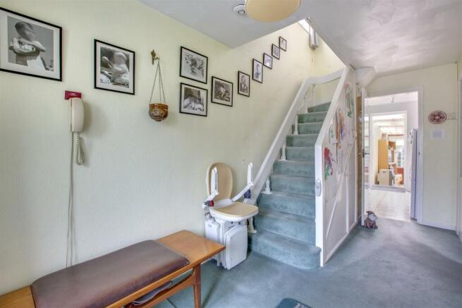 87 Walton Drive, HP13 6TS-12.jpg
