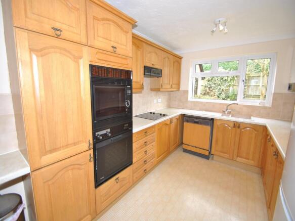 KITCHEN/BREAKFAST ROOM