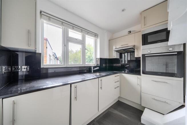 1 Greenways kitchen 3.jpg