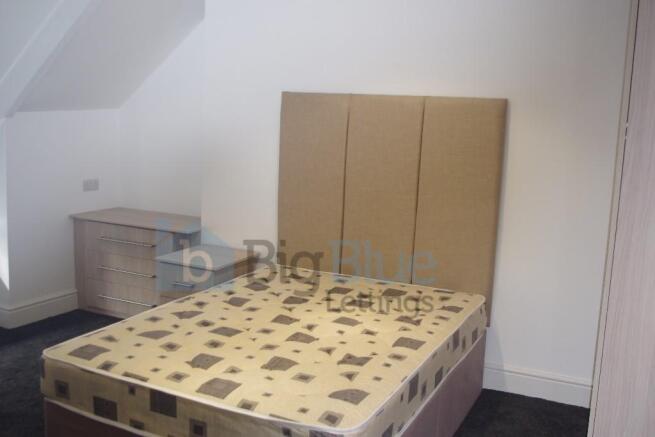 8 bed Terraced to rent Image 12