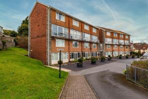 7, Tycoch Maisonettes, Tycoch Road, Sketty, Swansea SA2 9ED