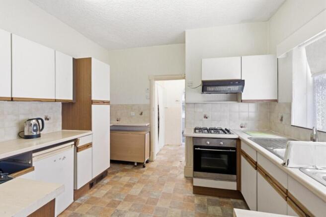 6 bed Semi-Detached for sale Image 12