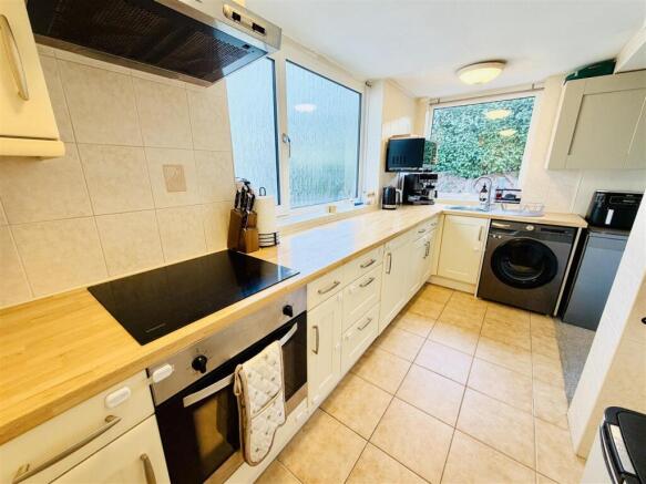 The Bungalow, Monk Fryston, Selby photo 3