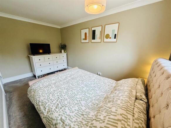 3 bed Semi-Detached for sale Image 12
