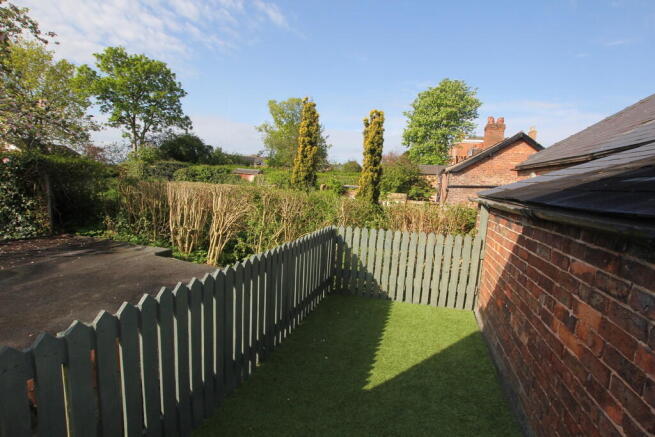 High street Tarvi...