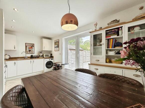 3 bed Semi-Detached for sale Image 8