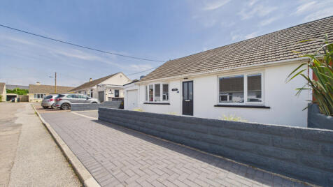 Lowenac Crescent, Connor Downs, Hayle, Cornwall, TR27 5DY
