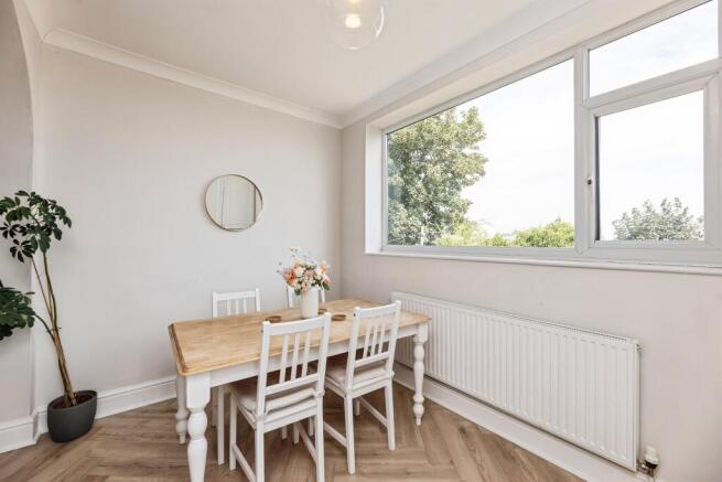 3 bed Terraced for sale Image 8