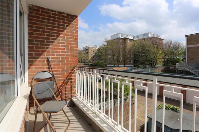 5 Glydne House (1).JPG