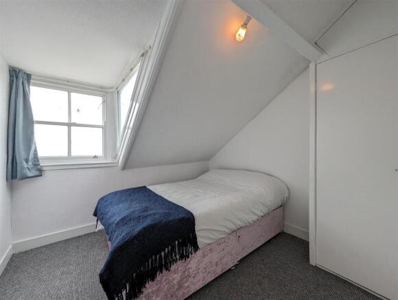 2 bed Flat to rent Image 6