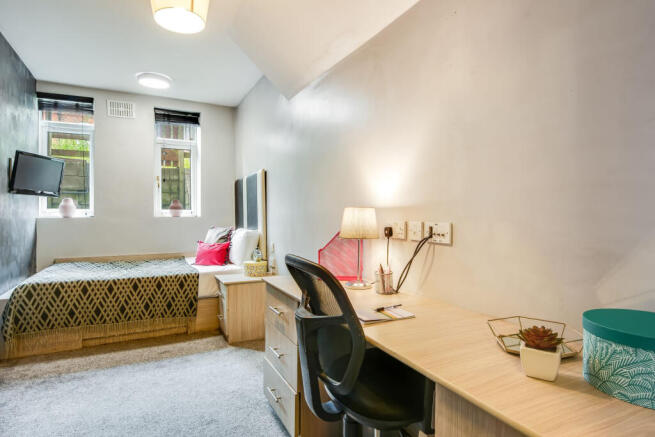 5 bed Flat to rent Image 5