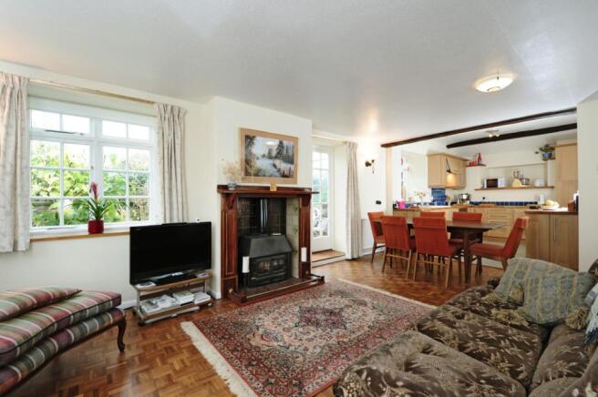 Sitting/Dining Room